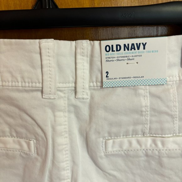Old Navy‎ Mid Rise White Shorts Size 2 - Picture 9 of 12